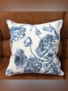 Soho Studio Decorative Throw Pillow 20” Boho Blossoms Floral Design Luxe Velvet